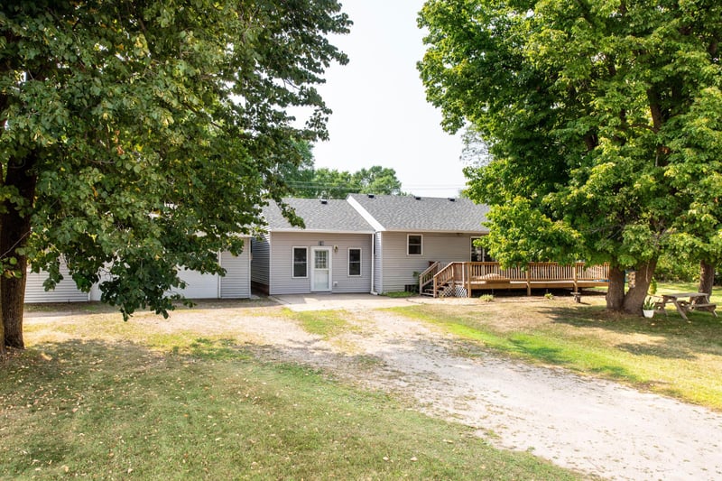 518 N Otter Ave, Parkers Prairie, MN 56361