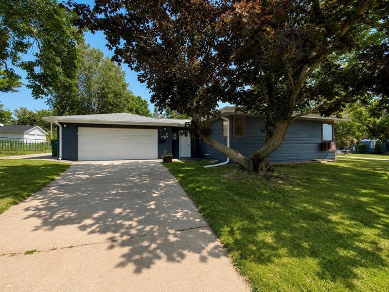 515 NW 6th St, Grand Rapids, MN 55744