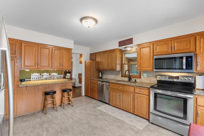 3951 Stacker Pl, White Bear Twp, MN 55110