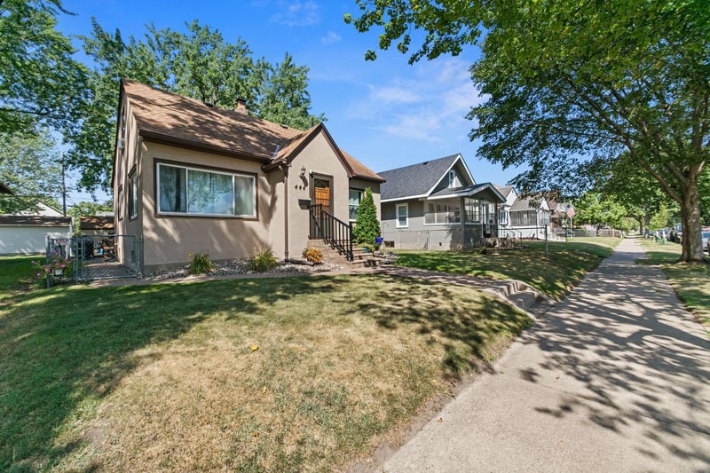 444 6th Ave S, South Saint Paul, MN 55075