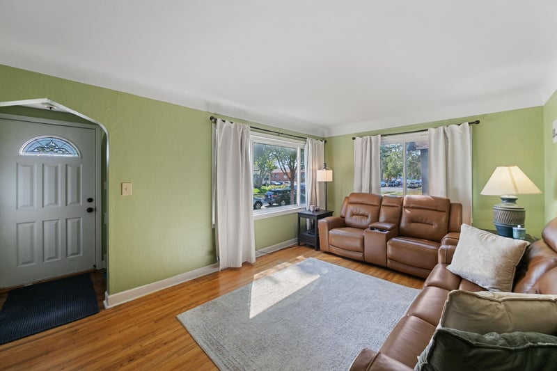 444 6th Ave S, South Saint Paul, MN 55075