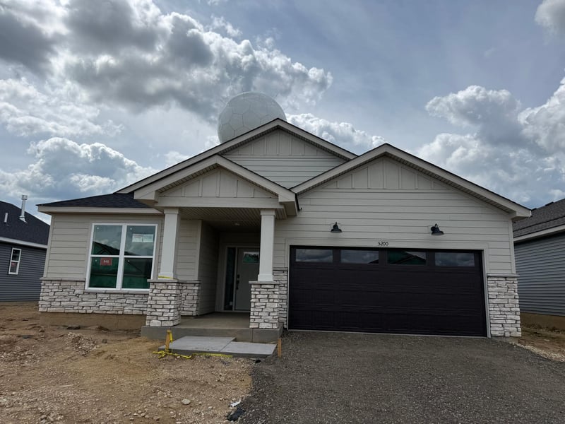 5200 Long Pointe Bay, Woodbury, MN 55129