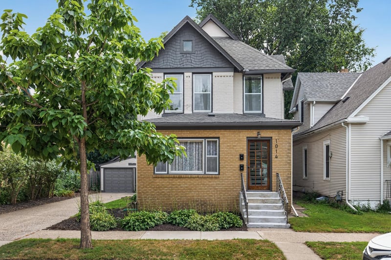 1014 18 1/2 Ave NE, Minneapolis, MN 55418