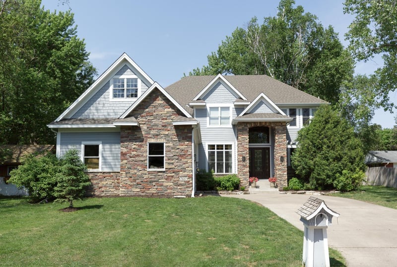 7617 Brooklyn Park Dr, Brooklyn Park, MN 55444