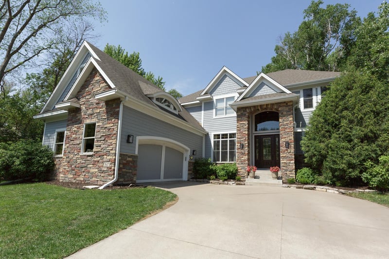 7617 Brooklyn Park Dr, Brooklyn Park, MN 55444
