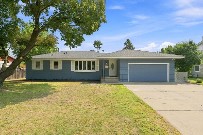 7556 Major Ave N, Brooklyn Park, MN 55443