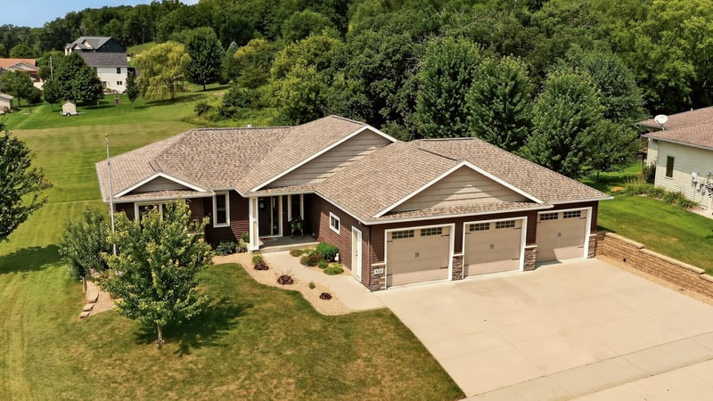 513 Hillside Dr SE, Chatfield, MN 55923
