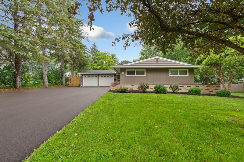 17 9th Ave SE, Faribault, MN 55021