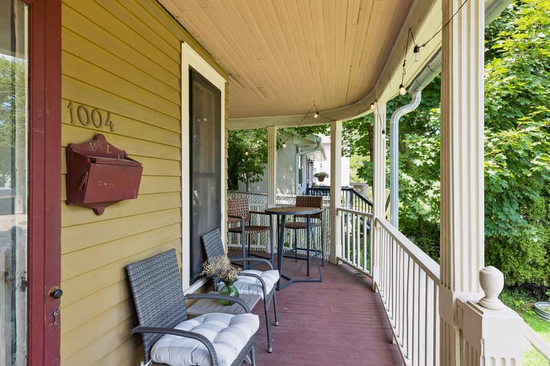 1004 6th St S, Stillwater, MN 55082