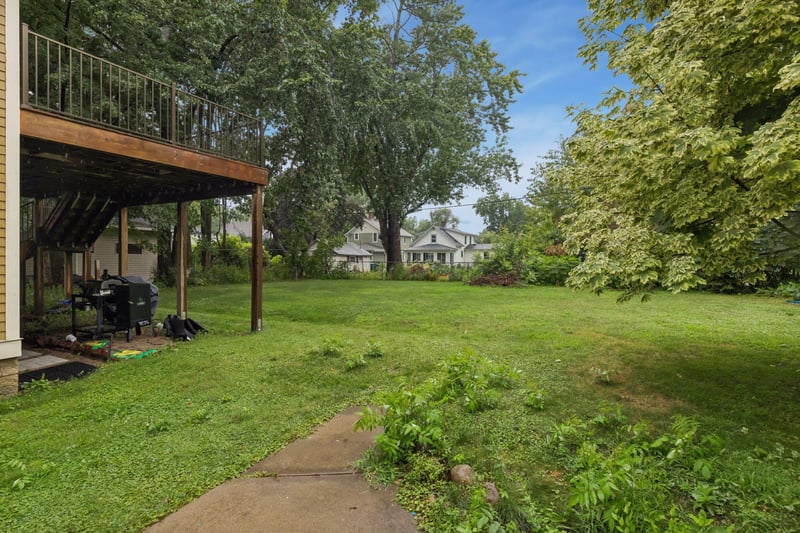 1004 6th St S, Stillwater, MN 55082