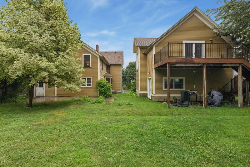 1004 6th St S, Stillwater, MN 55082