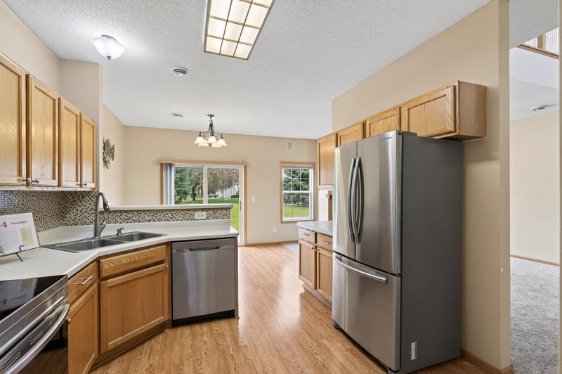 6598 154th St W #136, Apple Valley, MN 55124