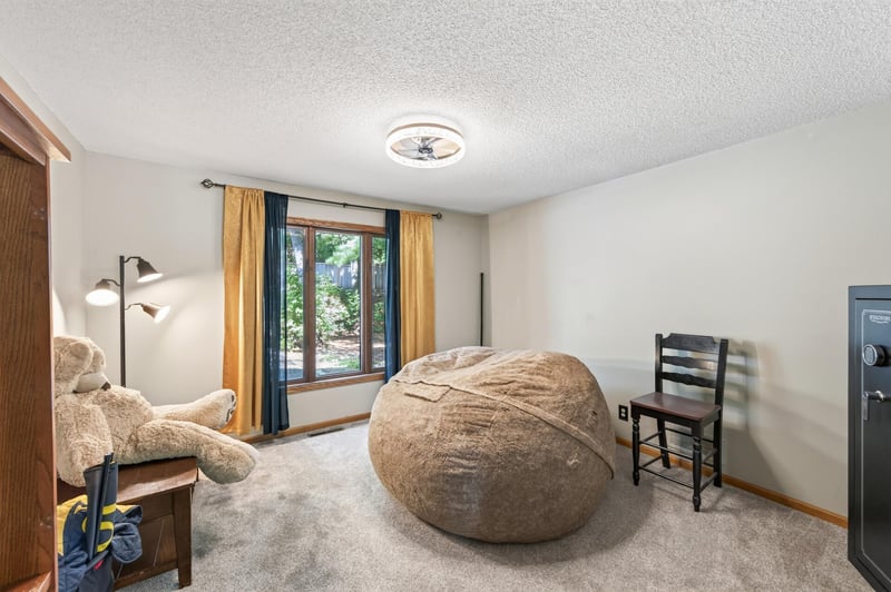 7305 Hidden Valley Trl S, Cottage Grove, MN 55016