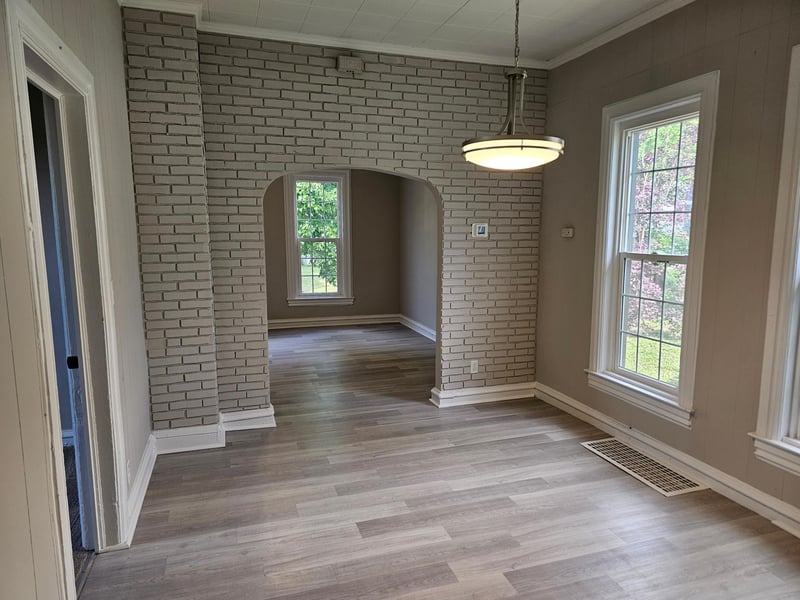906 Russell St, Saint Paul, MN 55106