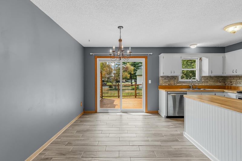 406 Schilling Cir NW, Forest Lake, MN 55025