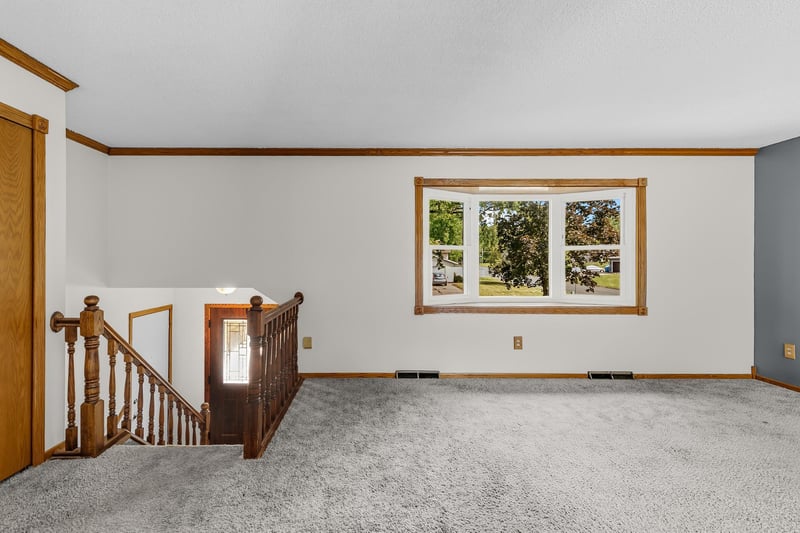 406 Schilling Cir NW, Forest Lake, MN 55025