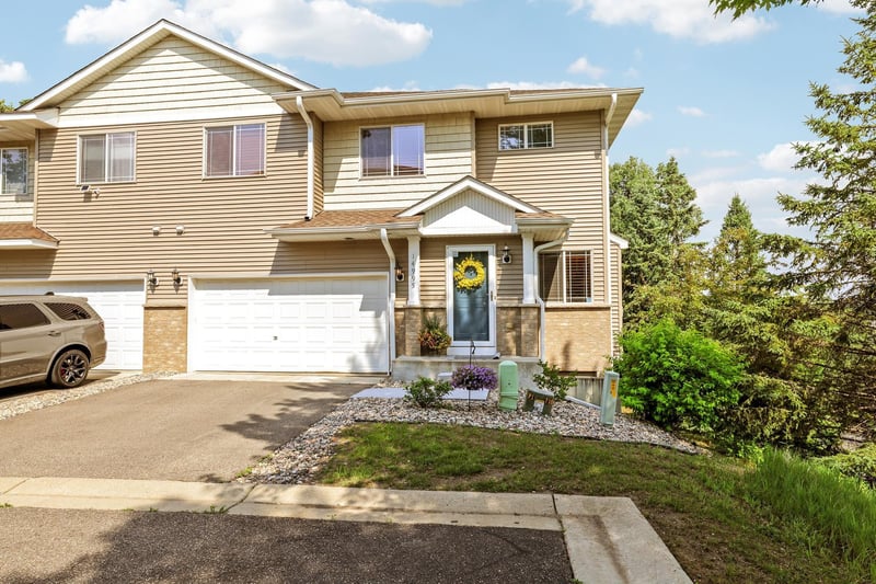 14995 Chestnut Ln, Savage, MN 55378