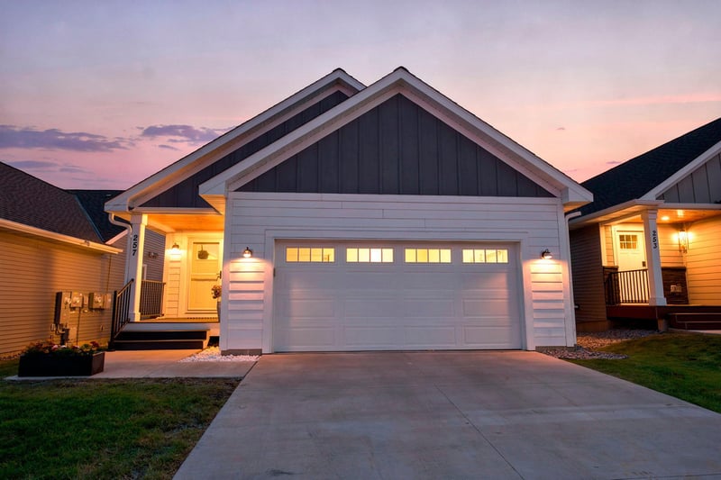 257 Mccarrons Pl W, Roseville, MN 55113