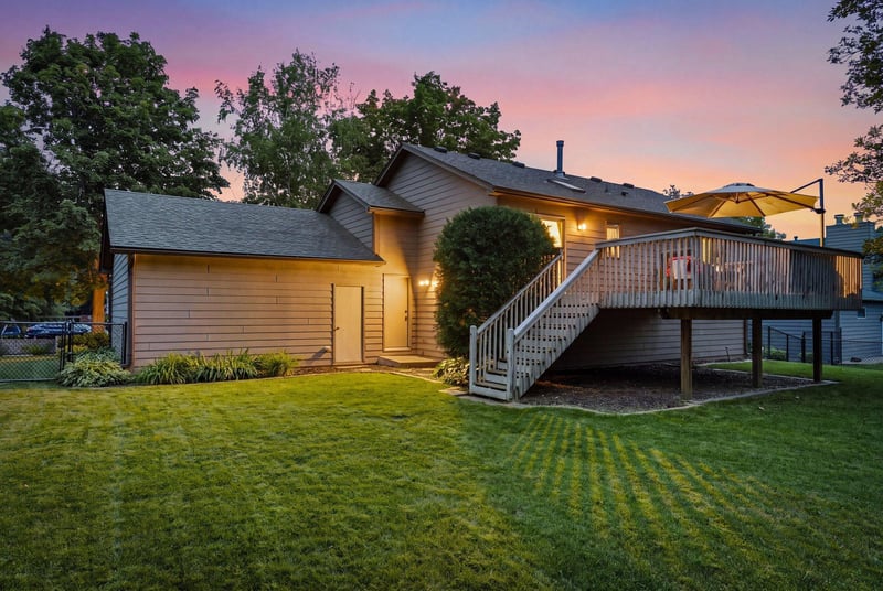 19002 Barrington Dr, Eden Prairie, MN 55346