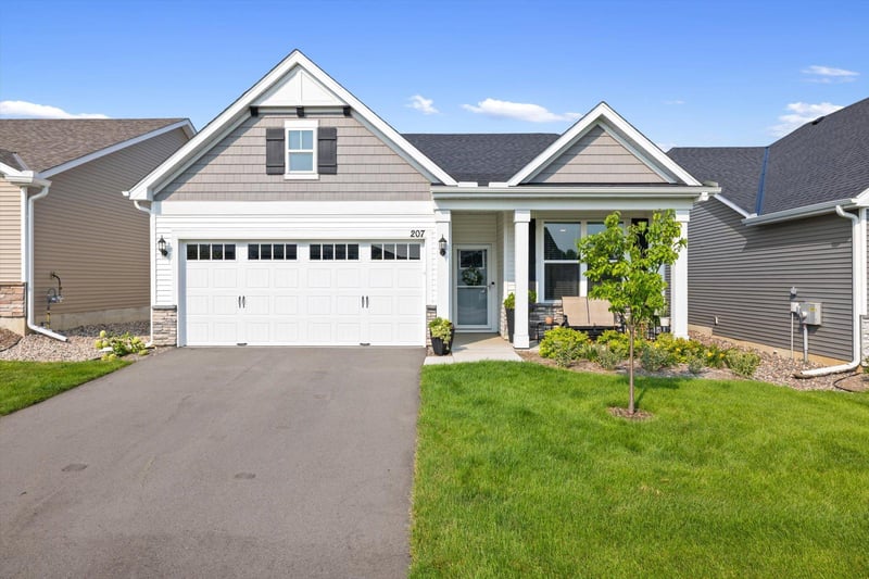 207 Liberty Heights Dr, Chaska, MN 55318
