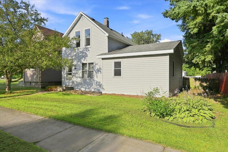 2009 Washington Ave, Superior, WI 54880