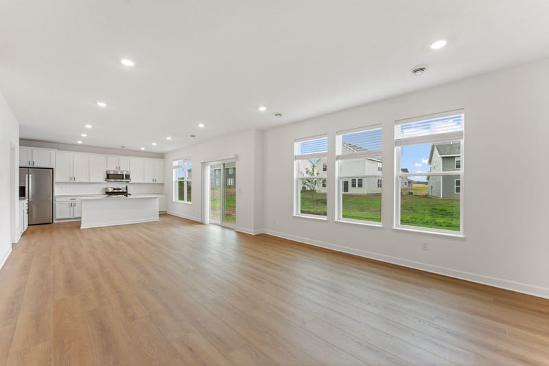 18365 Gladiator Dr, Lakeville, MN 55068