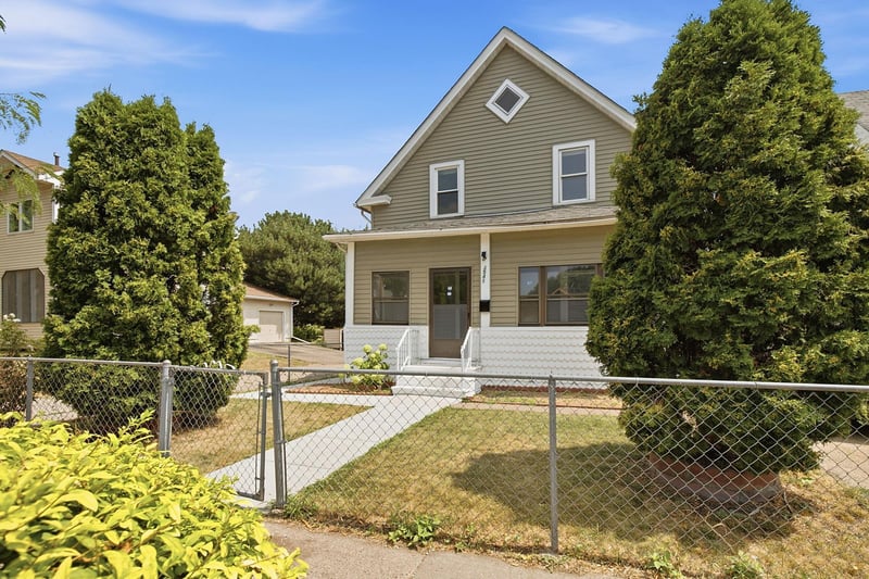 3541 Clinton Ave, Minneapolis, MN 55408