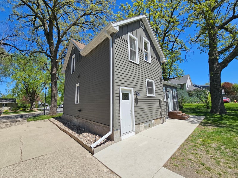 700 2nd Ave SW, Hutchinson, MN 55350