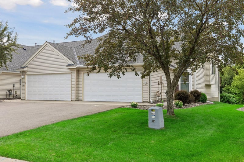 9765 Zinnia Ln N, Maple Grove, MN 55369