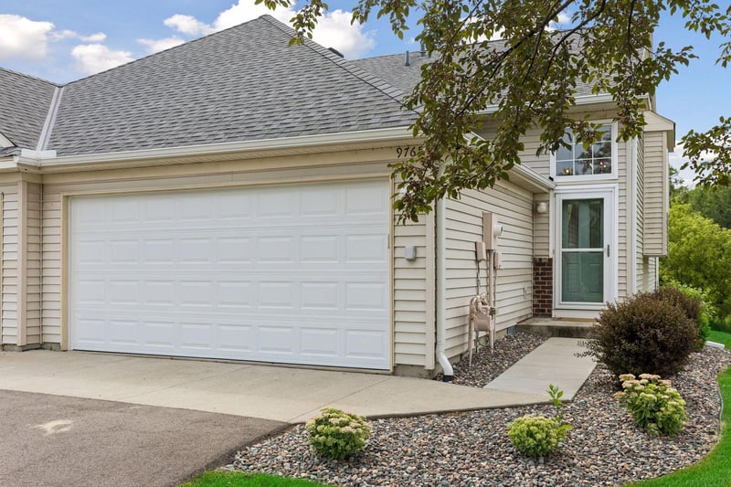 9765 Zinnia Ln N, Maple Grove, MN 55369