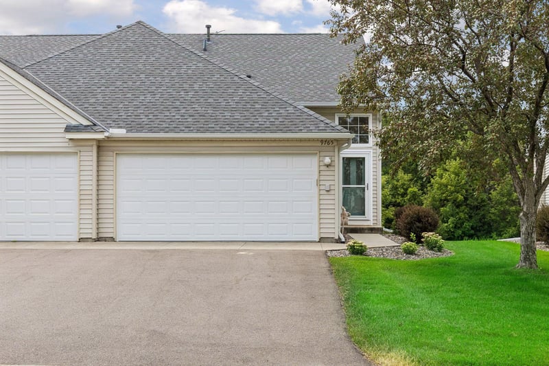 9765 Zinnia Ln N, Maple Grove, MN 55369