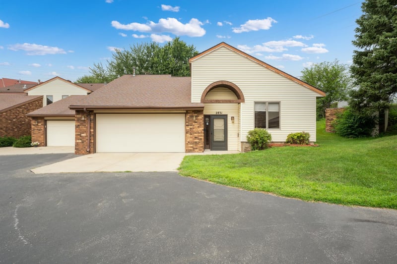 2831 26th St NW, Rochester, MN 55901