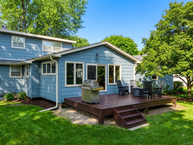 12810 Lone Oak Dr, Minnetonka, MN 55305
