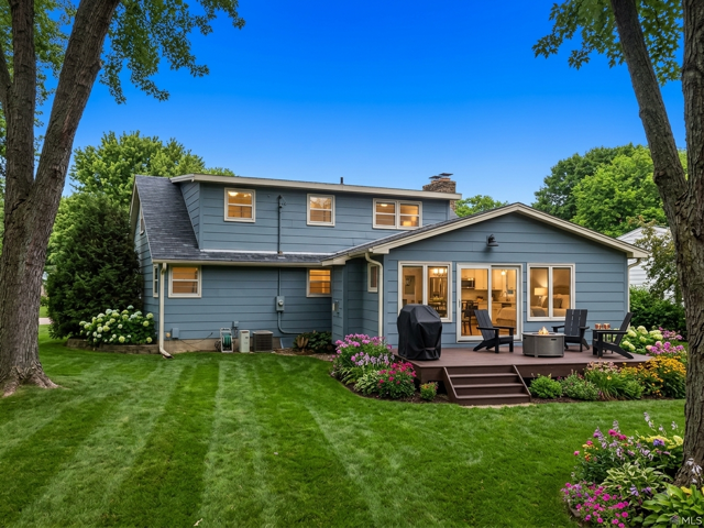12810 Lone Oak Dr, Minnetonka, MN 55305