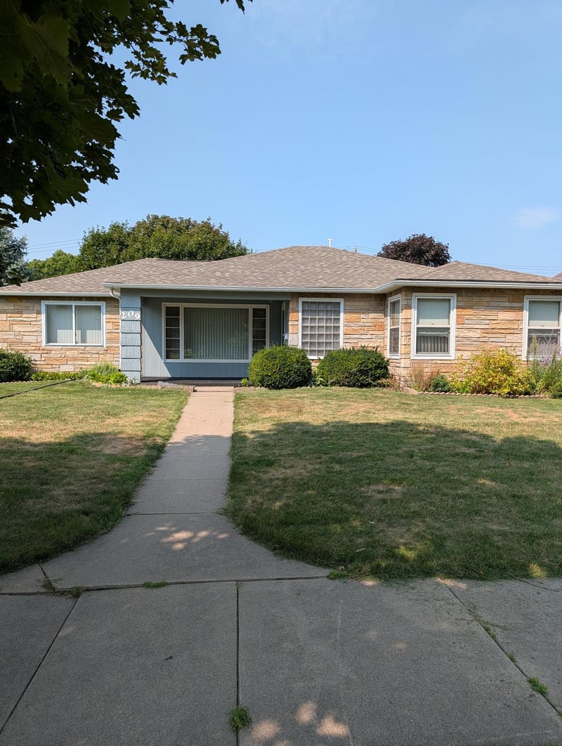 209 3rd Ave, Madison, MN 56256