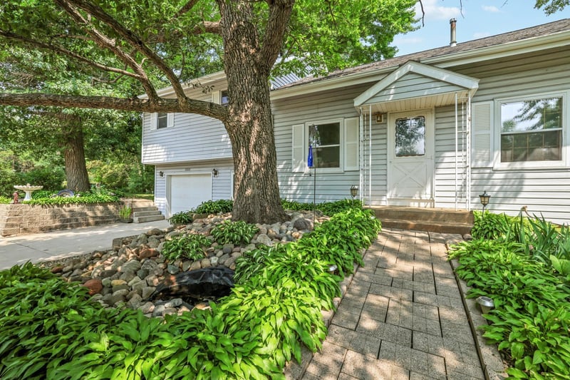 10574 Arnold Cir NW, Monticello, MN 55362