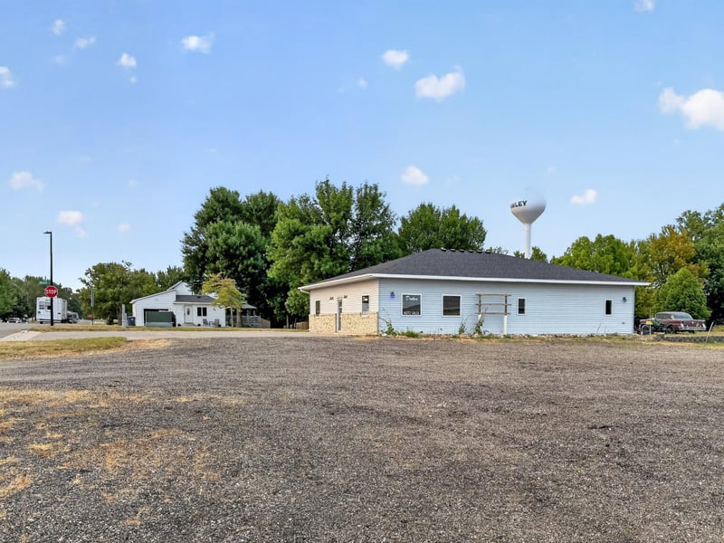 120 8th St, Hawley, MN 56549