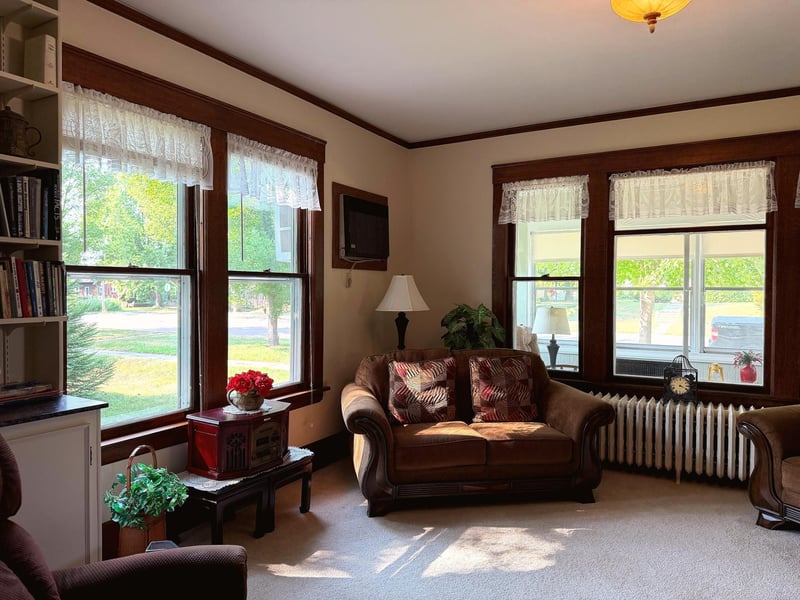 421 W Vernon Ave, Fergus Falls, MN 56537