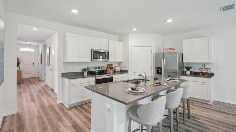 2141 Bluff Heights Dr, Shakopee, MN 55379