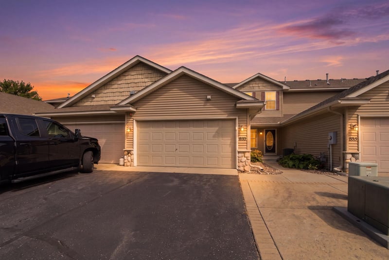 833 Winsome Way NW, Isanti, MN 55040