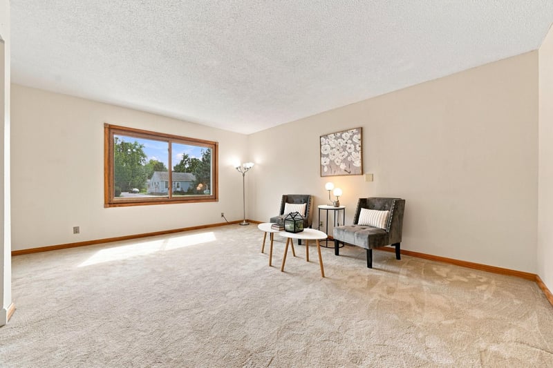 1893 Highway 96 E, White Bear Lake, MN 55110