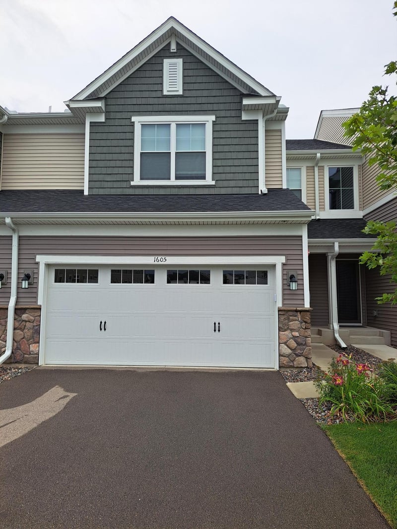 1605 Gable Dr, Carver, MN 55315