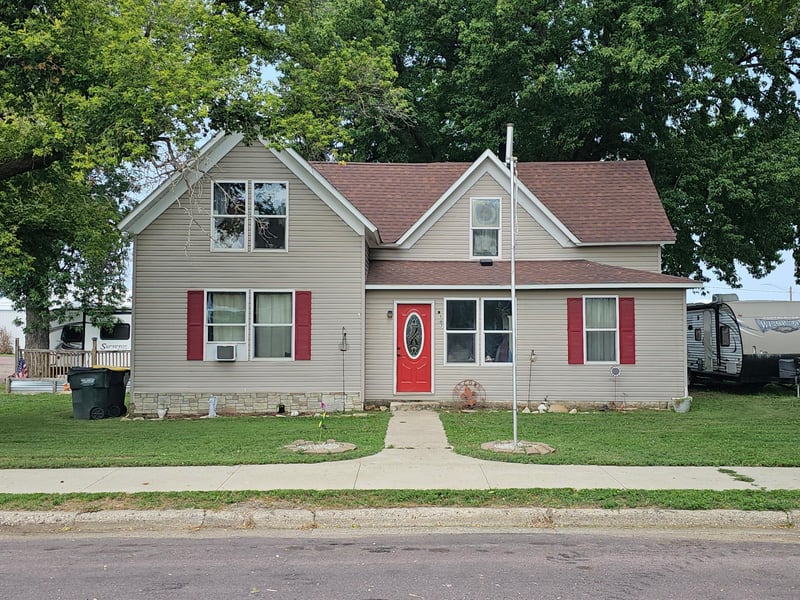 107 2nd Ave E, Lamberton, MN 56152