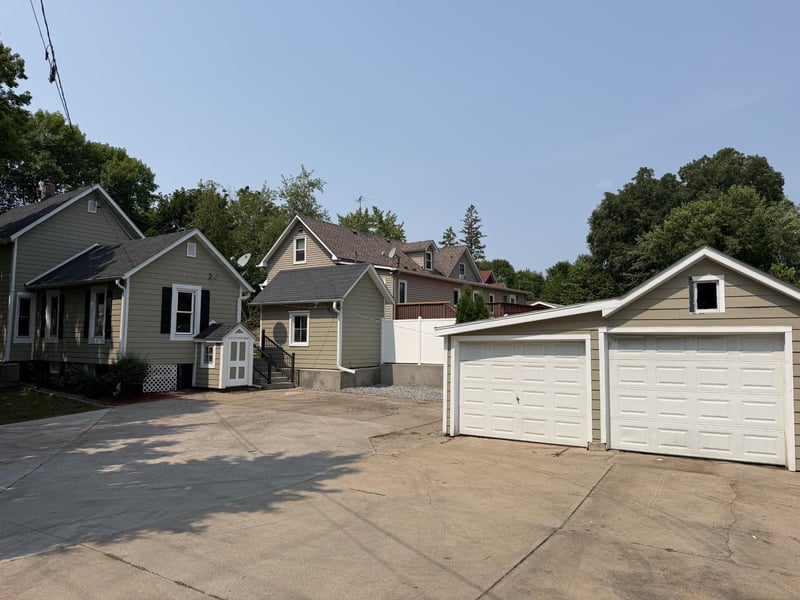 933 Ramsey St, Hastings, MN 55033