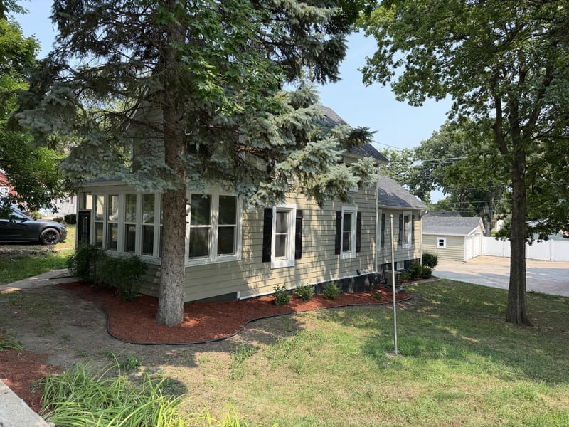 933 Ramsey St, Hastings, MN 55033