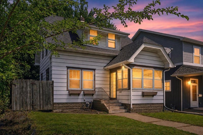 399 Curtice St E, Saint Paul, MN 55107