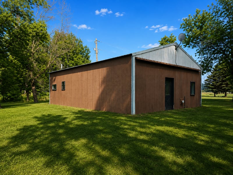 8996 Saint Croix Trl, North Branch, MN 55056