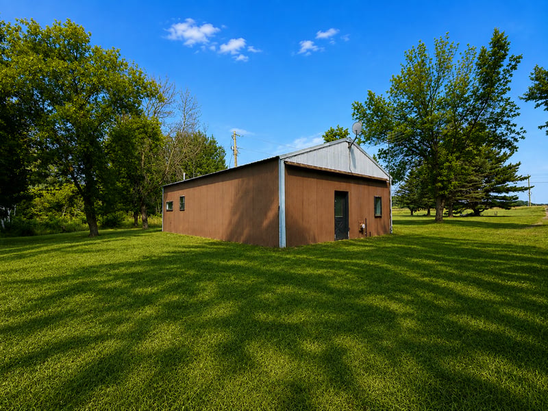 8996 Saint Croix Trl, North Branch, MN 55056