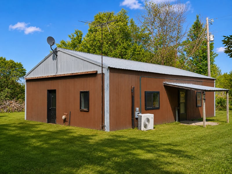 8996 Saint Croix Trl, North Branch, MN 55056