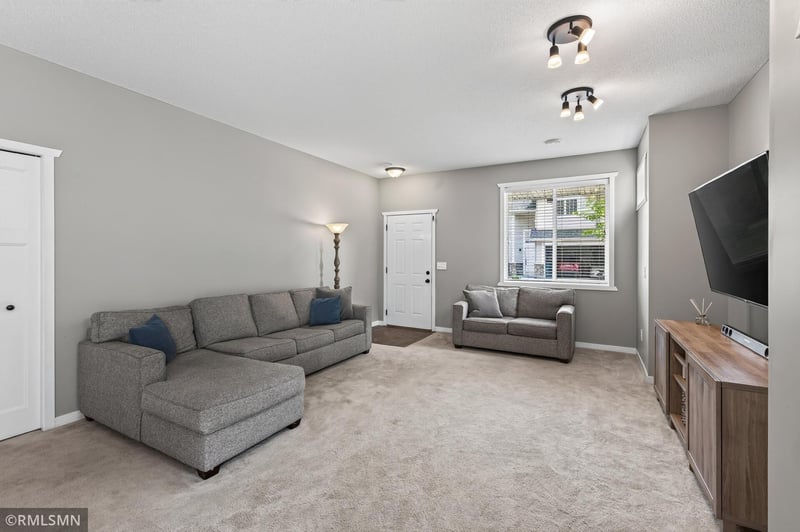 1289 County Road D Cir E #A, Vadnais Heights, MN 55109